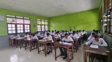 STIKES Papua Sehat Nabire Gelar Tes Tertulis untuk Calon Mahasiswa Angkatan Pertama
