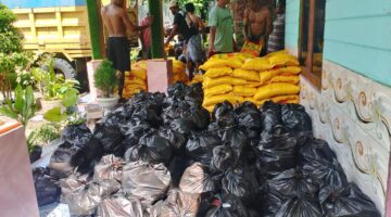 PT Kristalin menyalurkan bantuan sembako kepada masyarakat Mamberamo, masyarakat Nifasi