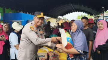 Polres Nabire Salurkan Bantuan untuk Korban Kebakaran di Smoker