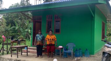 Kepala Suku Besar Moni Sampaikan Terimakasih Atas Bantuan Dari Pemerintahan Pusat