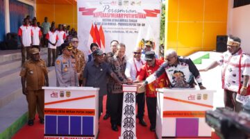 Wagub Papua Tengah Resmikan Koperasi Merah Putih, Dorong Ekonomi Rakyat yang Mandiri dan Berkelanjutan