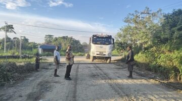 Roby Douw Palang Akses Material Pembangunan ke Kawasan Pemprov Papua Tengah, Tuntut Penyelesaian Ganti Rugi Hak Ulayat