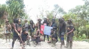 Sebuah video Beredar ,Mengaku Bertanggung Jawab atas Penembakan pilot dan Pesawat.